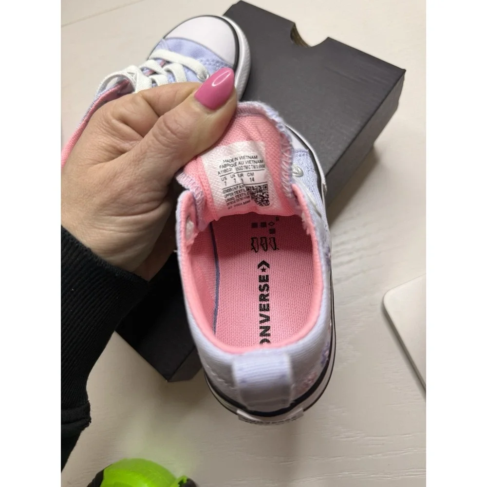 Converse All Star Infant Floral Embroidered Canvas Sneakers Lavender Pink Size 7